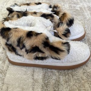 TOMS Pompom Ankle Bootie Slippers